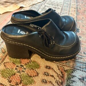 L.E.I. vintage chunky mules size 9